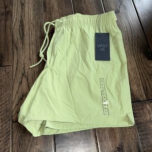 VRST NWT Men’s green 5‎ in inseam shorts Size XL